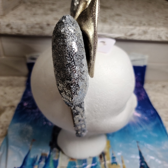 Disney Silver Sequin Disneyland Sleeping Beauty Castle Minnie Ears Headband BNWT - Picture 5 of 7